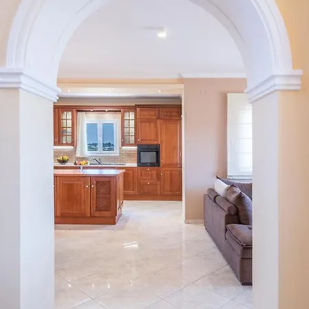 Hill House Apartment